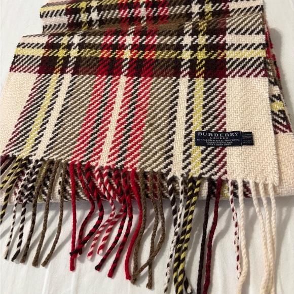 Burberry scarf “giant plaid”, cashmere, & wool 15”x76” - Picture 3 of 5